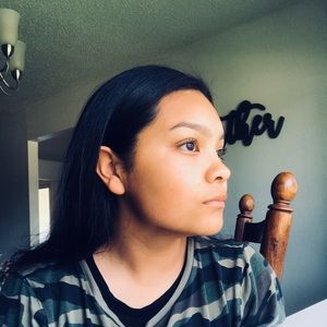 Meet your Posher, Ebony